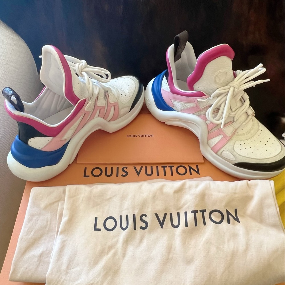 LV archlight sneakers size 8